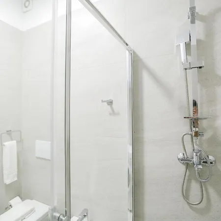 Miku Apartment-sophisticated 2bd At Taiwan Apartman Tirana