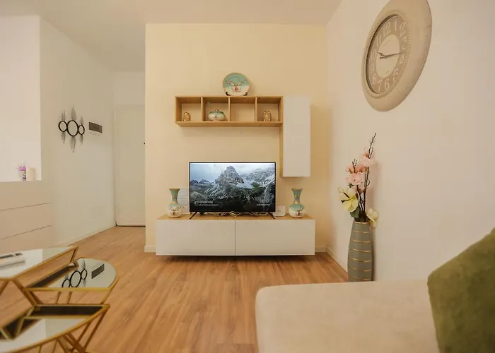 Miku Apartment-sophisticated 2bd At Taiwan * 地拉那