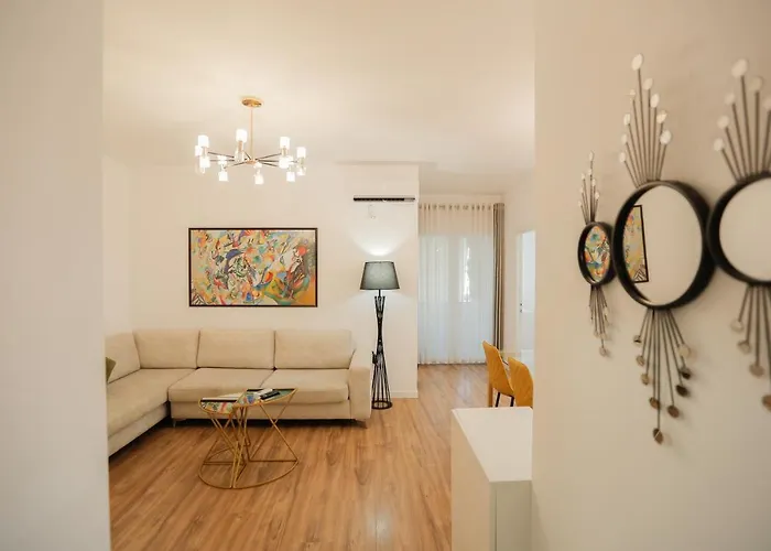 Miku Apartment-sophisticated 2bd At Taiwan 公寓 地拉那