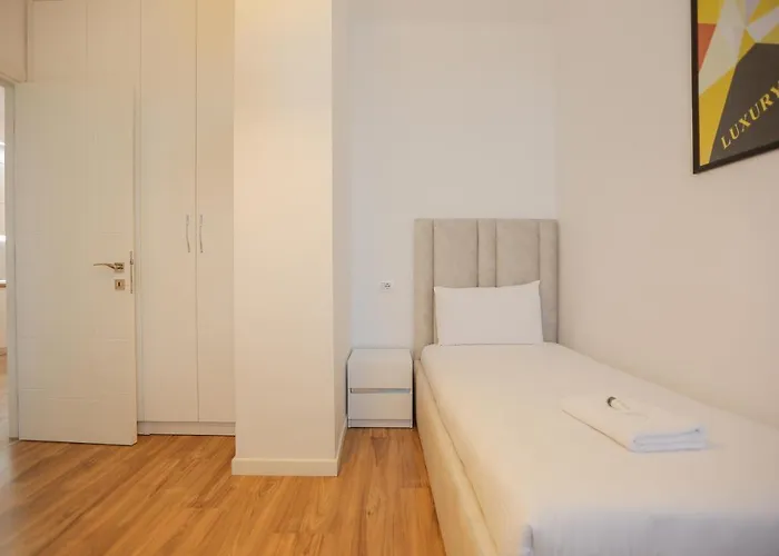 Miku Apartment-sophisticated 2bd At Taiwan * 地拉那