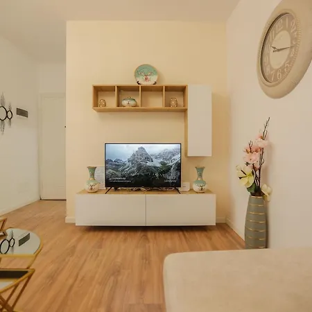 Miku Apartment-sophisticated 2bd At Taiwan * Tirana