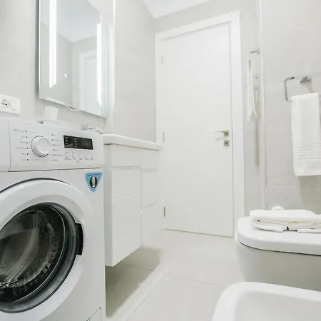 Miku Apartment-sophisticated 2bd At Taiwan تيرانا