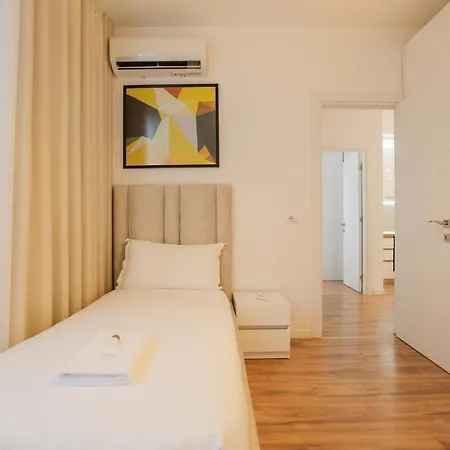 Miku Apartment-sophisticated 2bd At Taiwan تيرانا