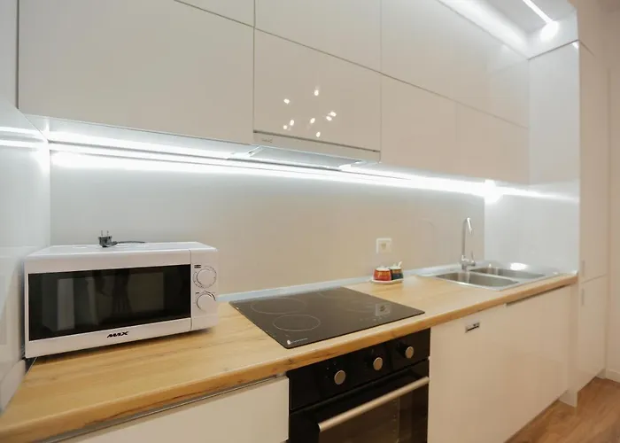 Miku Apartment-sophisticated 2bd At Taiwan Apartamento Tirana